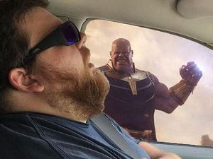 Kocaknya Netizen Edit Foto Pria Ini Pakai Photoshop