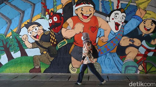 Potret Pekerja Kantoran hingga Goweser Kompak Berbatik