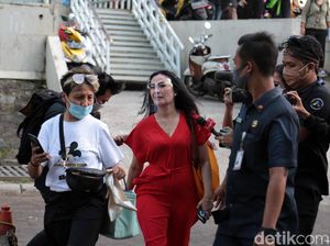 Iis Dahlia Pernah Lihat Kedekatan Ayus-Nissa Sabyan, Tapi sebagai Kakak-Adik Iis Dahlia Pernah Lihat Kedekatan Ayus-Nissa Sabyan, Tapi sebagai Kakak-Adik