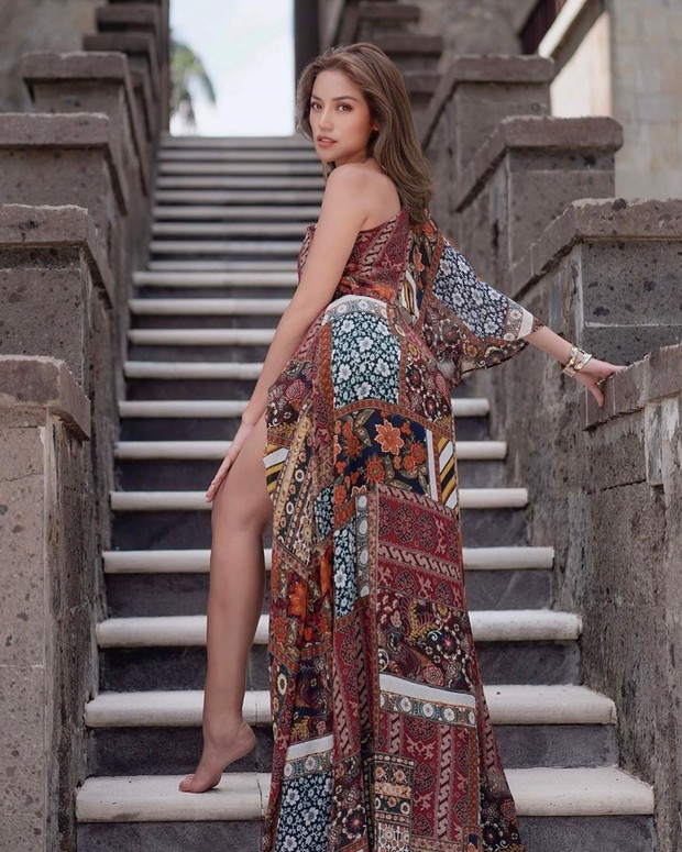 Inspirasi gaya batik selebriti/Instagram @inijedar