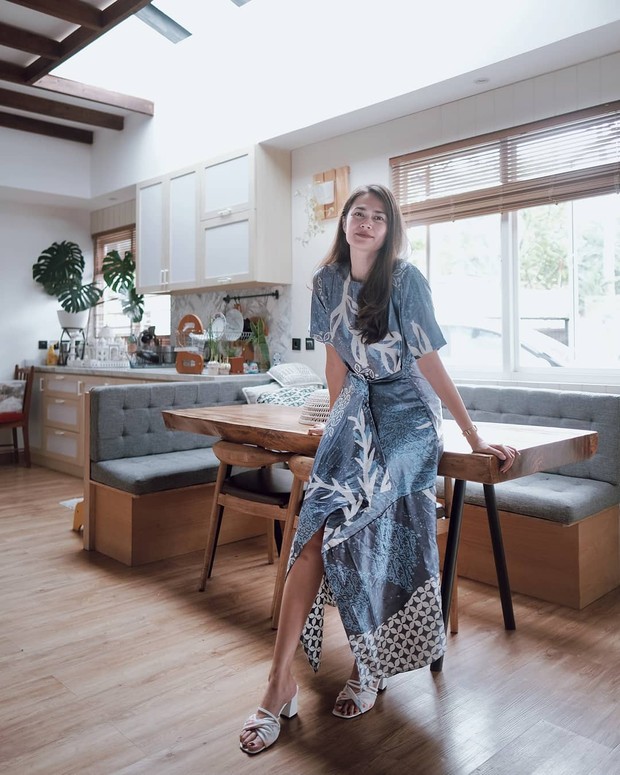 Inspirasi gaya batik selebriti/Instagram @sabaidieter