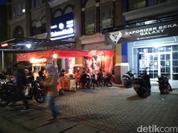 Banyak Kafe-Resto Bekasi Buka Meski Operasional Dibatasi Sampai Pukul 18.00