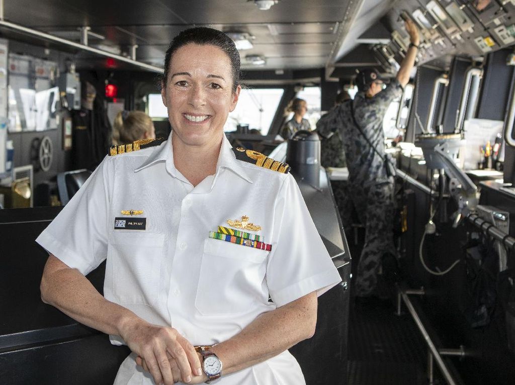 Video: Sosok Kapten Wanita Pemimpin Latihan Militer Indonesia-Australia Video: Sosok Kapten Wanita Pemimpin Latihan Militer Indonesia-Australia