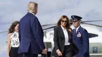 Foto: Gaya Maskulin Melania Trump di Debat Capres Sebelum Positif Corona