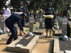 Panglima TNI Ziarah Nasional-Tabur Bunga di TMP Kalibata