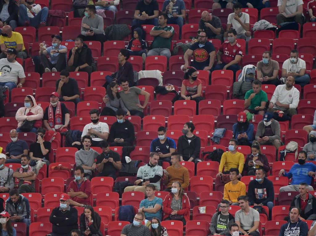 UEFA Cabut Aturan Larangan Penonton ke Stadion UEFA Cabut Aturan Larangan Penonton ke Stadion
