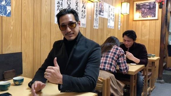 Gaya Kulineran Om Pemersatu Bangsa, Phillip Jusuf Saat Makan Steak