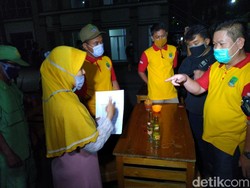 Kena Razia, Pengelola Tempat Makan di Bekasi Tak Tahu Batas Jam Buka