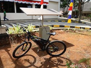 Keren! Mahasiswa Unpad Rakit Sepeda Listrik Tenaga Surya