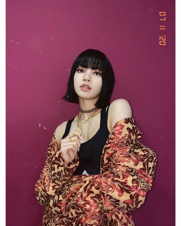 Short and sharp/pinterest.com/yoongi’spiano Ada Lisa Blackpink, Seulgi, Irene Red Velvet, dan Soyeon (G)-Idle yang memiliki sporty bobs chic ini.