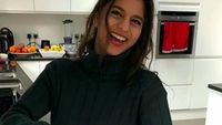Suhana Khan, Putri Cantik Shah Rukh Khan Saat Ngemil Burger dan Kopi