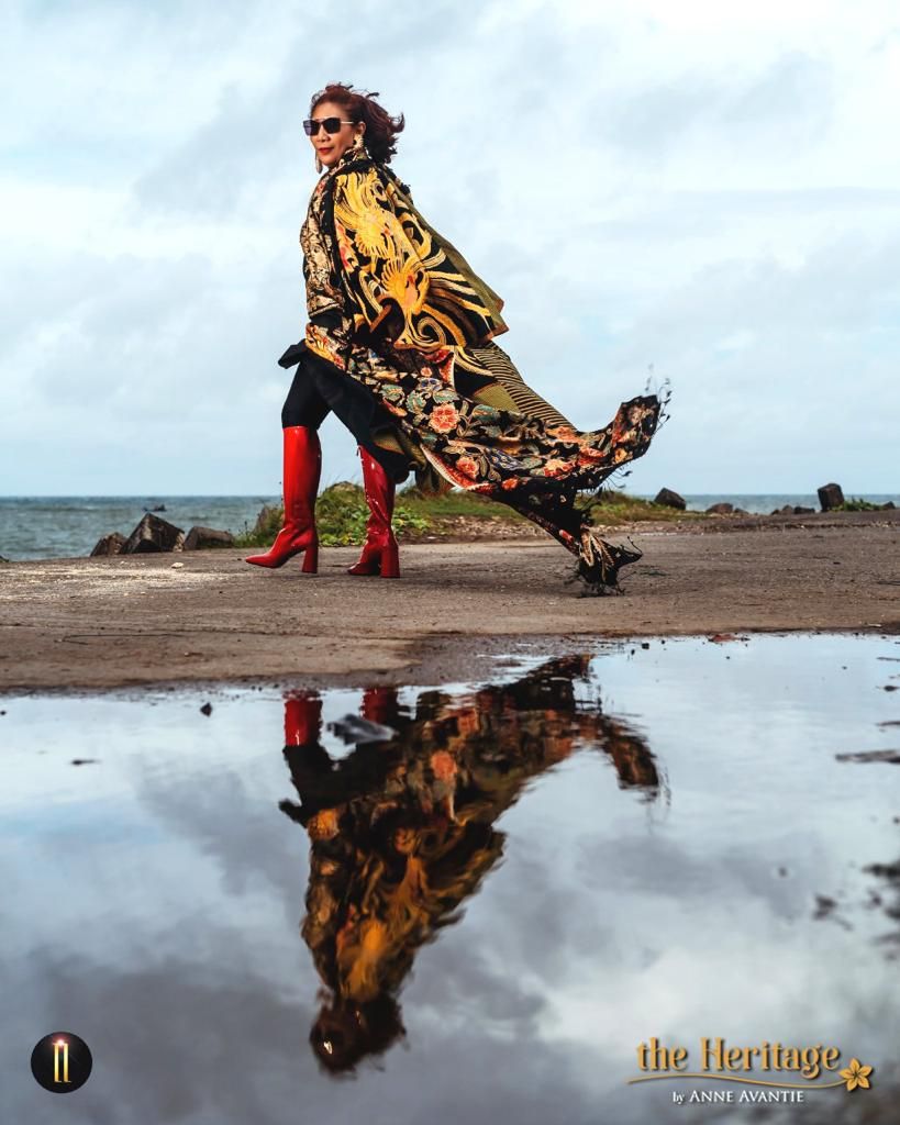 Susi Pudjiastuti Pakai Batik Anne Avantie