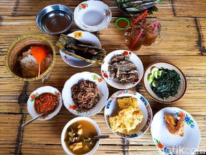 Makan Ikan Cere Goreng Garing di Warung Cere Bu Tini Tangerang Makan Ikan Cere Goreng Garing di Warung Cere Bu Tini Tangerang