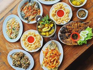 Asyik! Di 5 Warung Makan Ini Bisa Mancing Ikan dan Makan Enak Asyik! Di 5 Warung Makan Ini Bisa Mancing Ikan dan Makan Enak