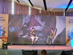 Hari Batik, Kemenparekraf Hadirkan Karisma Batik 2020: Bangga Pakai Batik