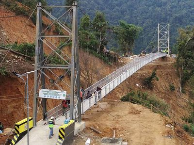 Jembatan Gantung Penghubung Palopo-Toraja