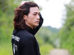 Pesona Kim Ji Hun, Aktor Gondrong Pemeran Psikopat di Flower of Evil