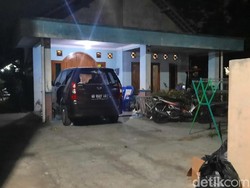 Densus 88 Geledah Sebuah Rumah Kontrakan di Sleman
