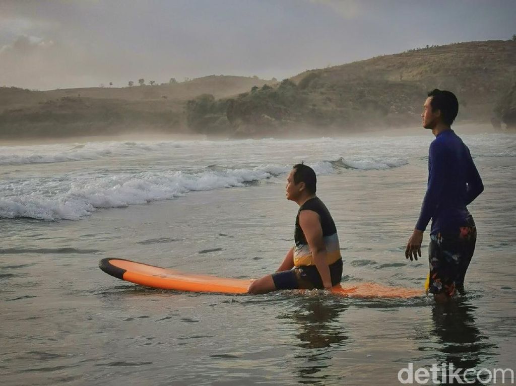 Blitar juga Punya Spot Surfing, Pantai Serang Namanya