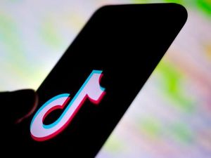 Kisah Tragis Influencer China Dibakar Mantan Suami Saat Live Streaming