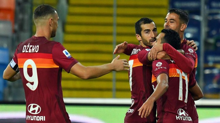 UDINE, ITALY - OCTOBER 03: Ledesma Pedro of AS Roma celebrates after scoring the opening goal during the Serie A match between Udinese Calcio and AS Roma at Dacia Arena on October 03, 2020 in Udine, Italy. (Photo by Alessandro Sabattini/Getty Images)