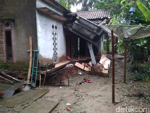 4 Rumah Rusak dan 18 Warga Kuningan Mengungsi Akibat Pergerakan Tanah