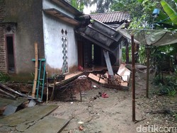 4 Rumah Rusak dan 18 Warga Kuningan Mengungsi Akibat Pergerakan Tanah