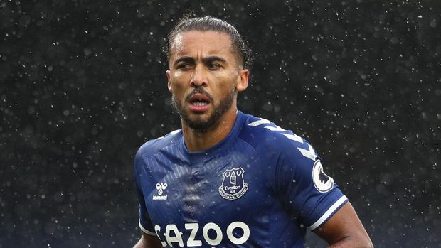 LIVERPOOL, ENGLAND - OCTOBER 03: Dominic Calvert-Lewin of Everton looks on during the Premier League match between Everton and Brighton & Hove Albion at Goodison Park on October 03, 2020 in Liverpool, England. Sporting stadiums around the UK remain under strict restrictions due to the Coronavirus Pandemic as Government social distancing laws prohibit fans inside venues resulting in games being played behind closed doors. (Photo by Jan Kruger/Getty Images)