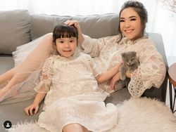 Gisel Ngaku Terbebani Merawat Gempi Gisel Ngaku Terbebani Merawat Gempi