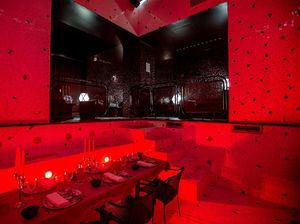 Keren, Hotel di Paris Ini Sulap Kolam Renang Jadi Restoran