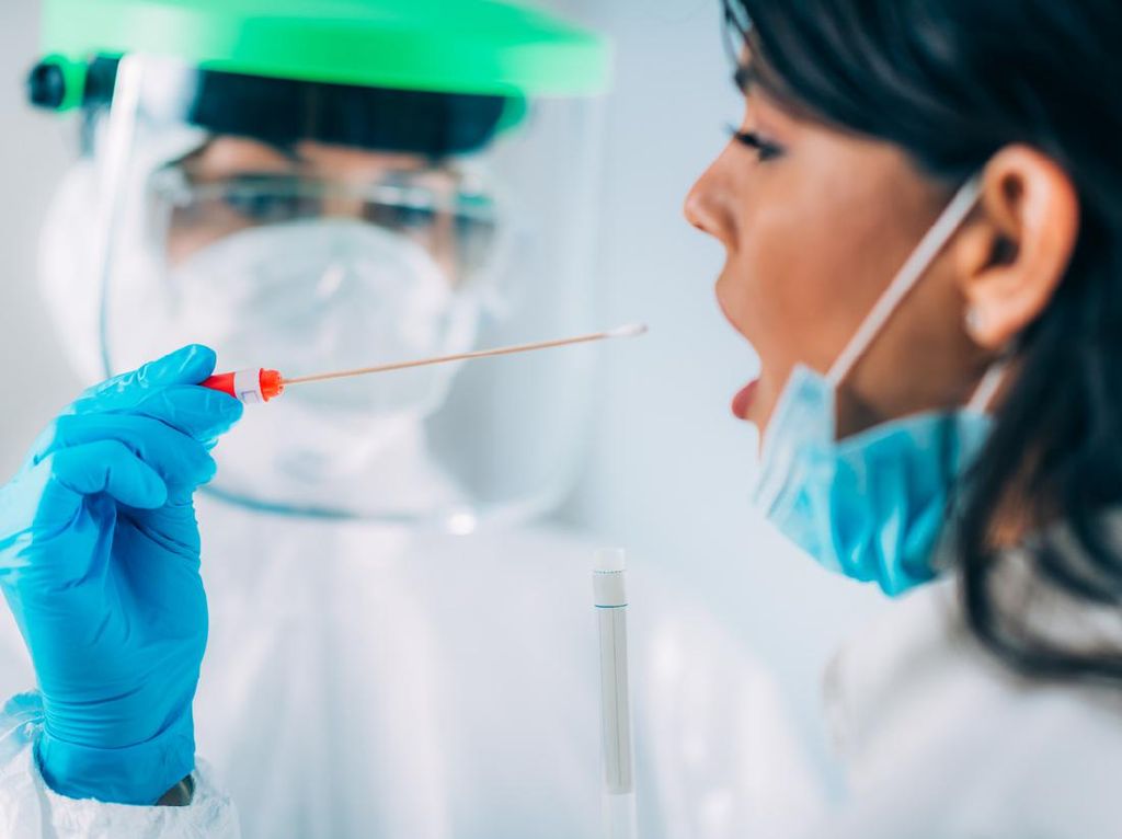 Kepala Dinkes di Riau Ditetapkan Tersangka Dugaan Korupsi Swab Antigen Kepala Dinkes di Riau Ditetapkan Tersangka Dugaan Korupsi Swab Antigen