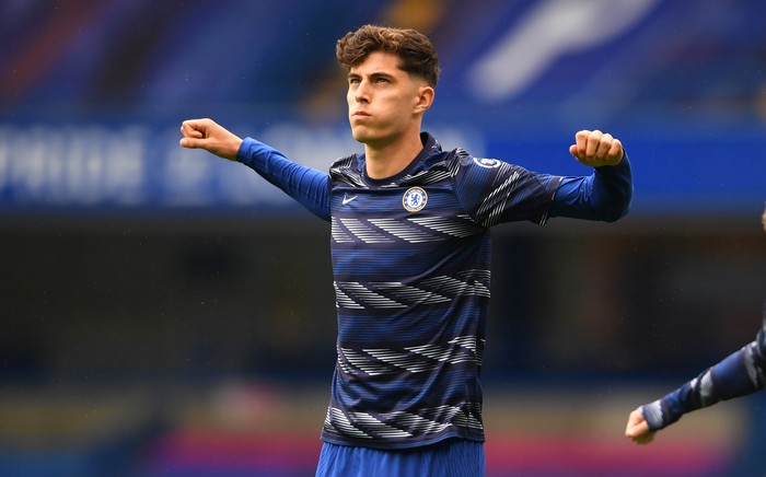 LONDON, ENGLAND - OCTOBER 03: Kai Havertz of Chelsea warms up prior to the Premier League match between Chelsea and Crystal Palace at Stamford Bridge on October 03, 2020 in London, England. Sporting stadiums around the UK remain under strict restrictions due to the Coronavirus Pandemic as Government social distancing laws prohibit fans inside venues resulting in games being played behind closed doors. (Photo by Mike Hewitt/Getty Images)