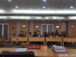 Annisa-Dewinta Bahar dkk Temui Anggota DPRD DKI Minta PSBB Dicabut