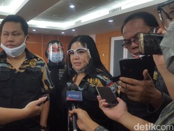 Video Annisa Bahar Ikut Demo di DPRD DKI: Cabut PSBB!