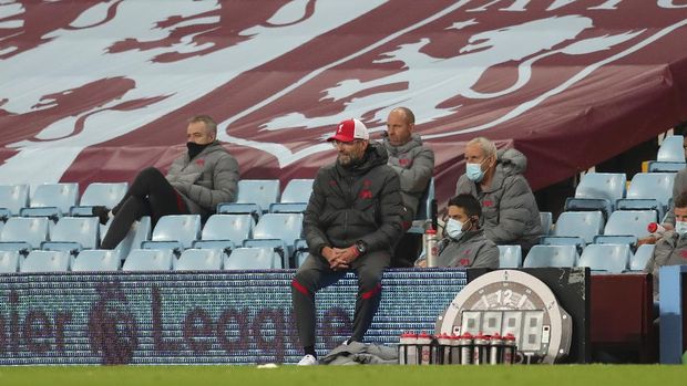 Liverpool's manager Jurgen Klopp during the English Premier League soccer match between Aston Villa and Liverpool at the Villa Park stadium in Birmingham, England, Sunday, Oct. 4, 2020. (Cath Ivill/Pool via AP)