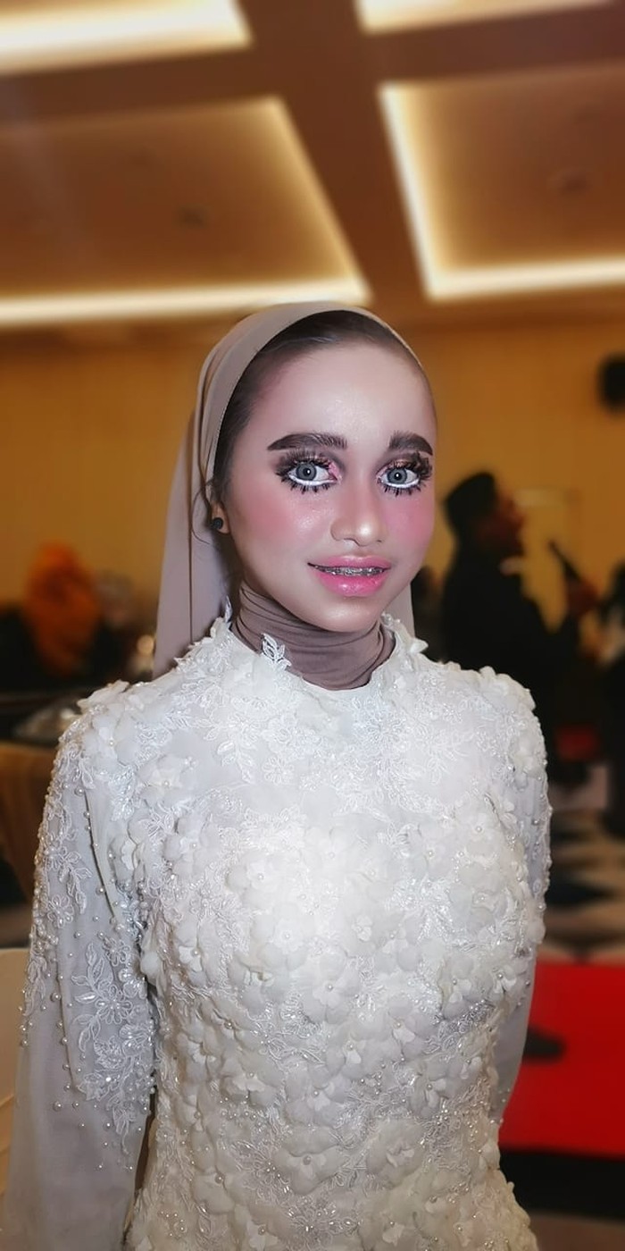 Mata Makin Glamor Dengan Sunset Eyeshadow Begini Tips Dari Make Up Artist Claudia Indah Surya