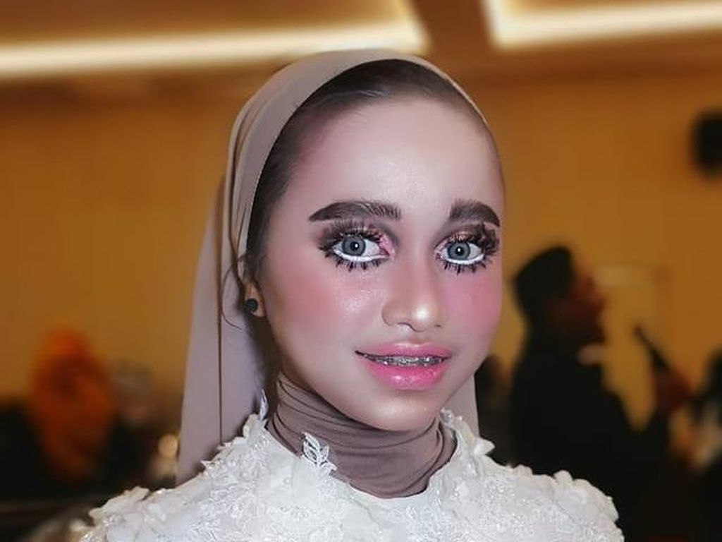 Unggah Foto Hasil Riasan Makeup Baby Doll di Medsos, MUA Ini Panen Hujatan