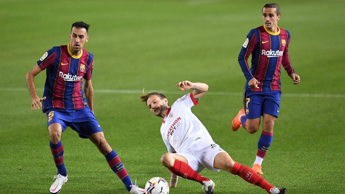 Luis Enrique tidak menjamin posisi Sergio Busquet di skuad timnas Spanyol untuk Piala Eropa (Foto: Getty Images/David Ramos)