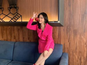 Manisnya Brisia Jodie Saat Ngemil Cotton Candy dan Es Krim