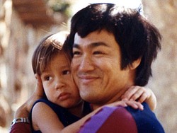 Diduga Picu Kematian Bruce Lee, Ini yang Terjadi Jika Terlalu Banyak Minum Air