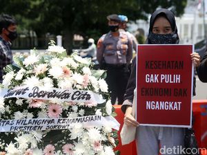 Demo di Seberang Istana Soroti Kasus Pelanggaran HAM