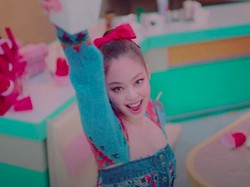 Jennie BLACKPINK Jadi Suster di MV Lovesick Girls, YG Dikritik Pekerja Medis