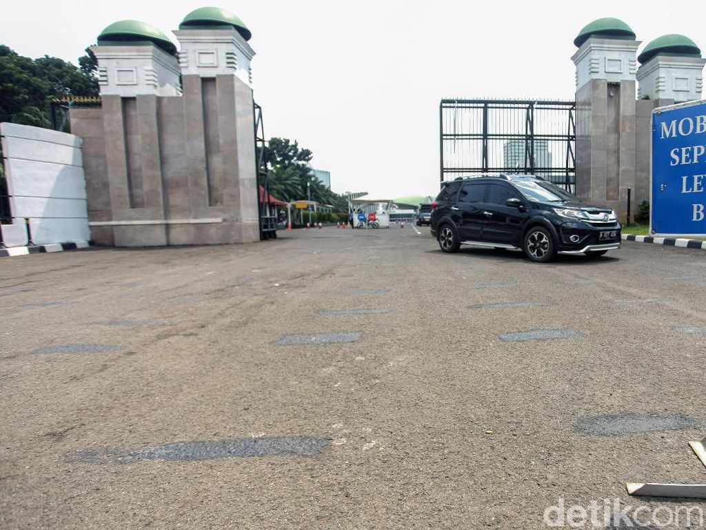 Gedung DPR Bersih dari Demo, Lalu Lintas Lancar Gedung DPR Bersih dari Demo, Lalu Lintas Lancar