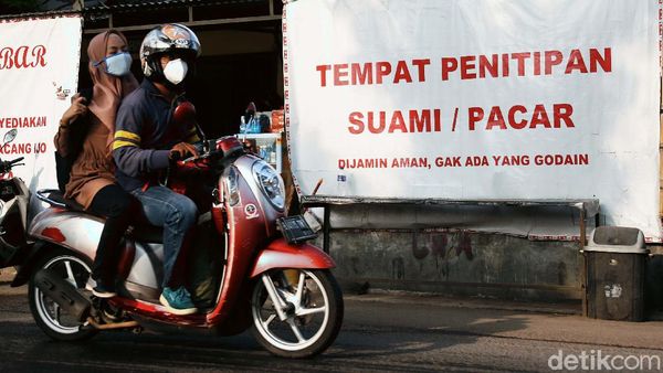 Ini Lho Spanduk Penitipan Suami/Pacar yang Bikin Kepo Warga