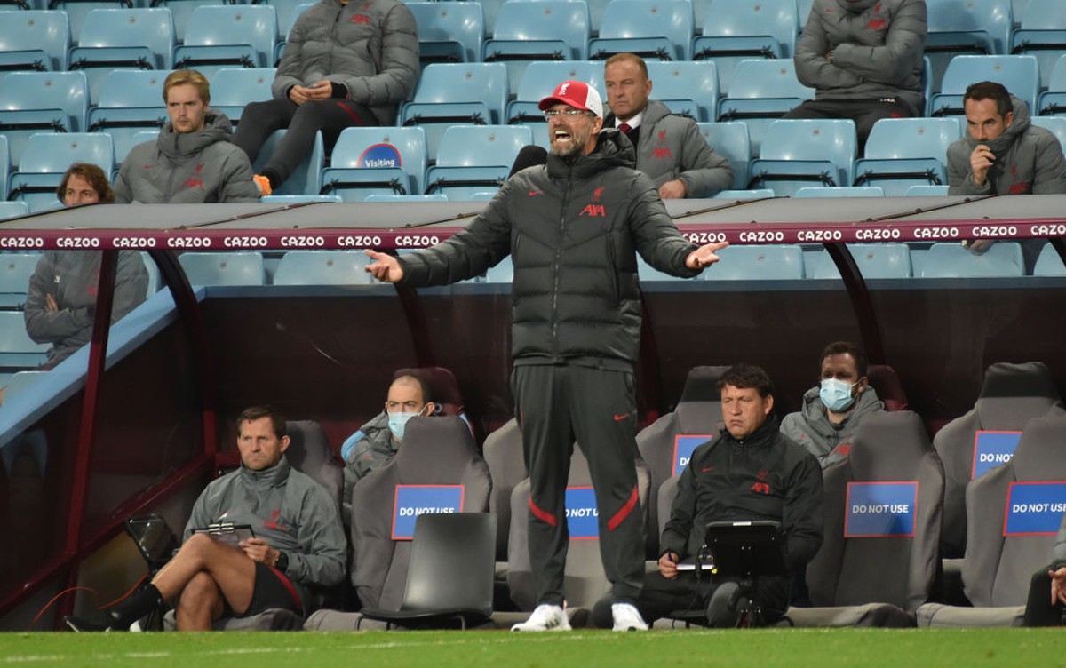 Momen Klopp Geleng-geleng Kepala (Getty Images/Pool)