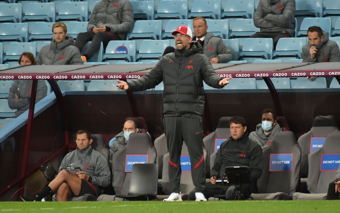 BIRMINGHAM, ENGLAND - OCTOBER 04: Jurgen Klopp, Manager of Liverpool reacts during the Premier League match between Aston Villa and Liverpool at Villa Park on October 04, 2020 in Birmingham, England. Sporting stadiums around the UK remain under strict restrictions due to the Coronavirus Pandemic as Government social distancing laws prohibit fans inside venues resulting in games being played behind closed doors. (Photo by Rui Vieira - Pool/Getty Images)