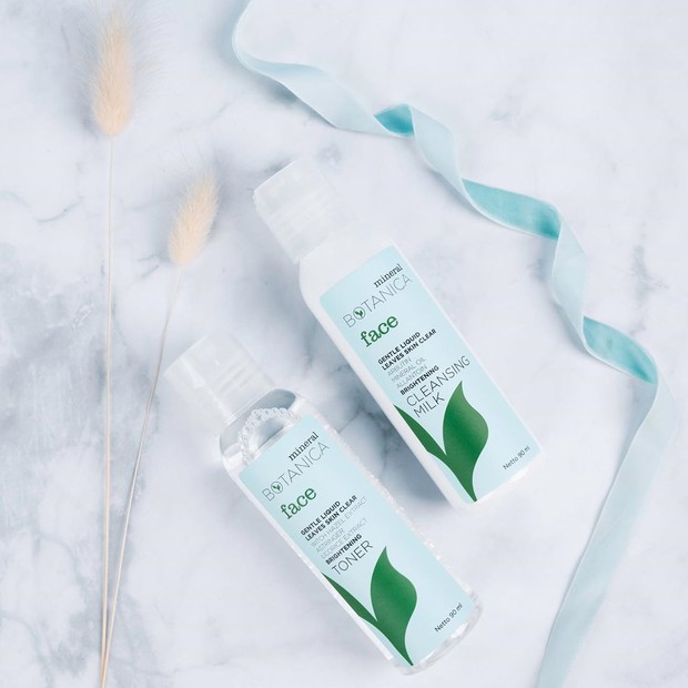 Mineral Botanica Brightening/instagram.com/mineralbotanica Mineral Botanica Brightening Toner