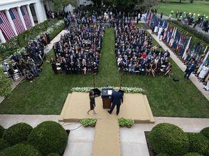 Pakar Terkemuka AS Sebut Gedung Putih Gelar Acara Superspreader Corona