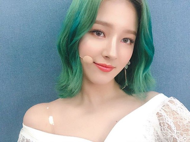 Nancy MOMOLAND/ Foto: Instagram.com/momoland_official rambut hijau nancy momoland di era Baam
