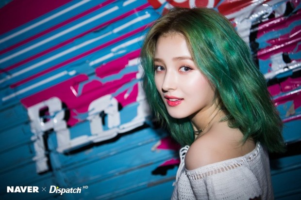 Nancy MOMOLAND/ Foto: NAVER X Dispatch rambut hijau nancy momoland di era Baam